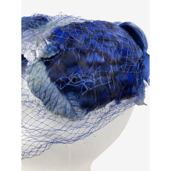 Blue Velvet Fascinator Feather Silk Leaf Caplet Half Hat Whimsy Vintage 50s 60s - Picture 6 of 7
